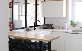 Aove Suite